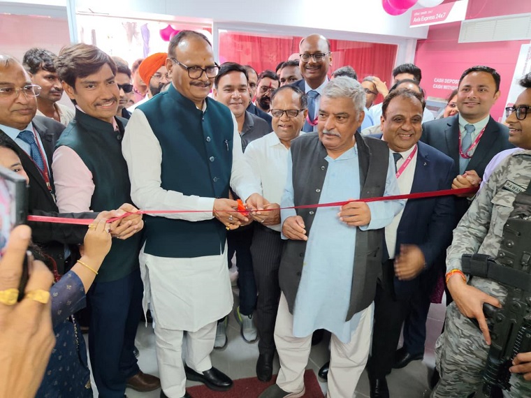 Deputy Chief Minister Inaugurates Axis Bank's 64th Branch in Lucknow