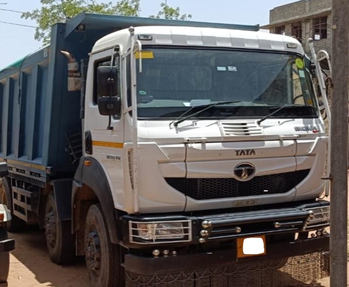 In Barabanki, a family sleeping outdoors under a mosquito net was crushed by a dumper; the father, along with his two sons and daughter, died.