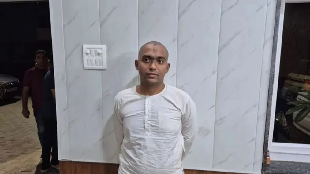 Fake Sadhu Arrested in Mathura: Sporting a Tilak on His Forehead and Dressed in White, He Committed Rape Against Women.