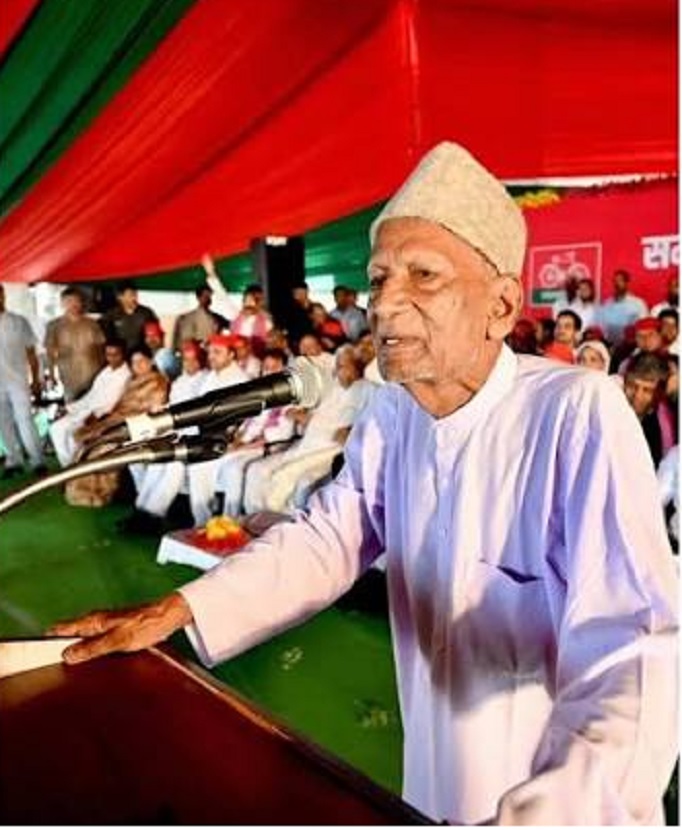 Samajwadi Party leader Alam Badi, a five-time MLA from Nizamabad, has passed away at the age of 92.