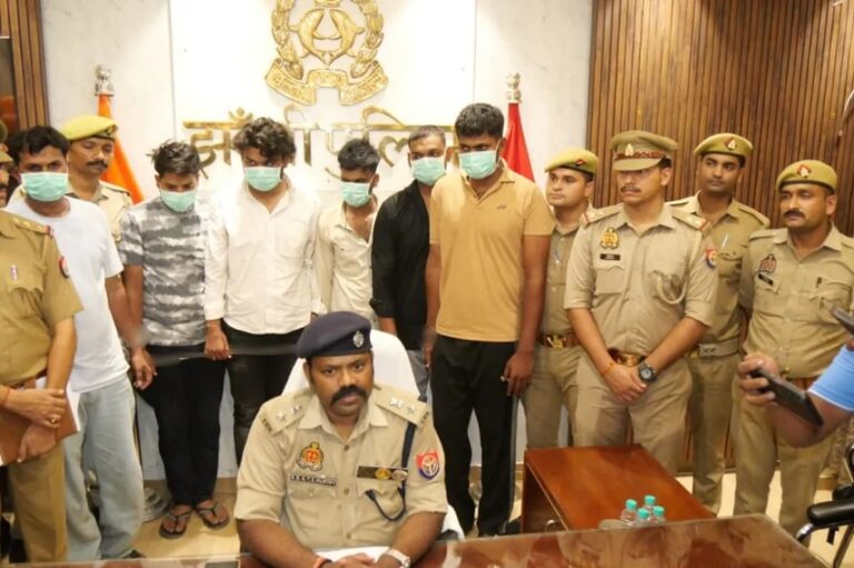 Two police personnel arrested for aiding dacoits out of greed for one lakh rupees.