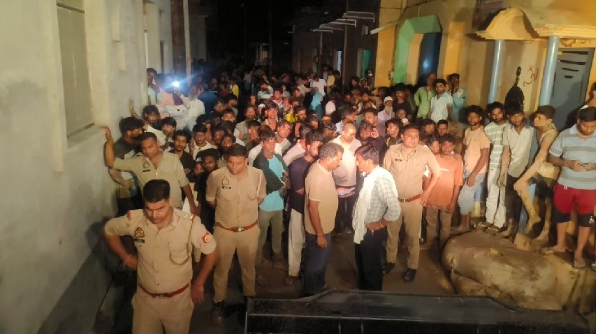 House collapses due to rain in Muzaffarnagar; father and four children crushed to death.