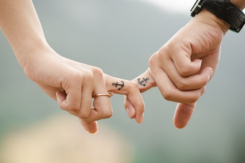Even after four years, the couple did not receive their families' support; both ended their lives together.