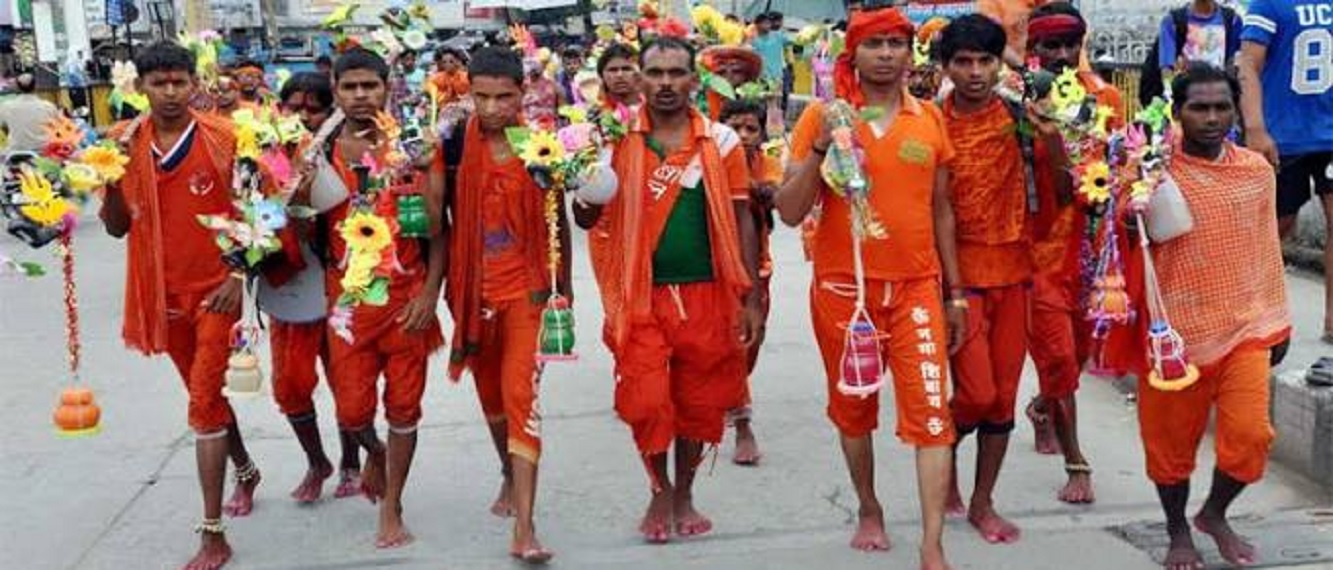Flower petals will be showered on Kanwariyas from a helicopter in Jaunpur today; Chief Minister Yogi Adityanath is expected to visit.