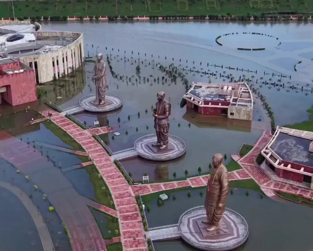 The Gomti is wreaking havoc in Lucknow; residents in several areas are confined to their homes, and obtaining milk and vegetables has become difficult.