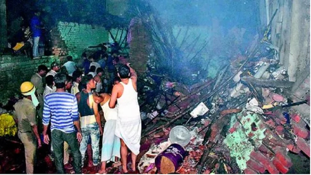 Eight dead in Bihar firecracker factory explosion; blasts continued late into the night, spreading panic in the surrounding area.