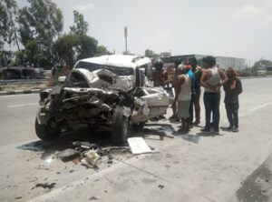 A truck collided with a Scorpio vehicle carrying youths who were returning after visiting Maa Vindhyachal; four people died, and one sustained serious injuries.